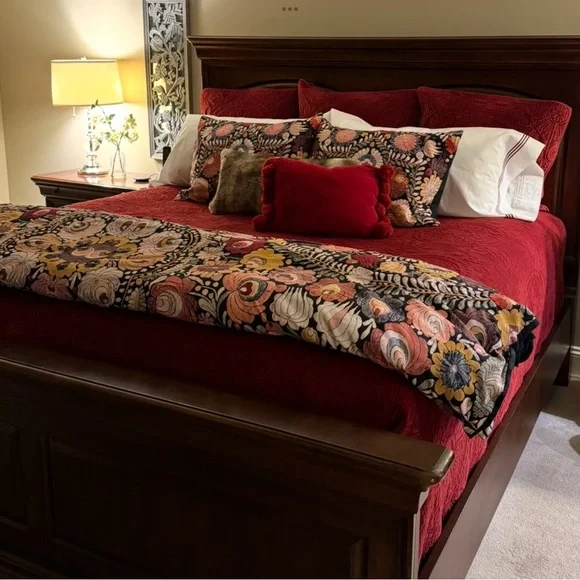 Pottery Barn Mandala Duvet Cover - Pink, Red, Black - Picture 5 of 5